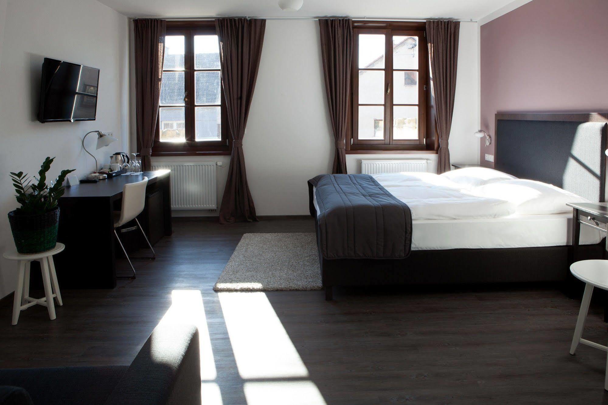 Hotel Koruna Chlumec nad Cidlinou Ngoại thất bức ảnh