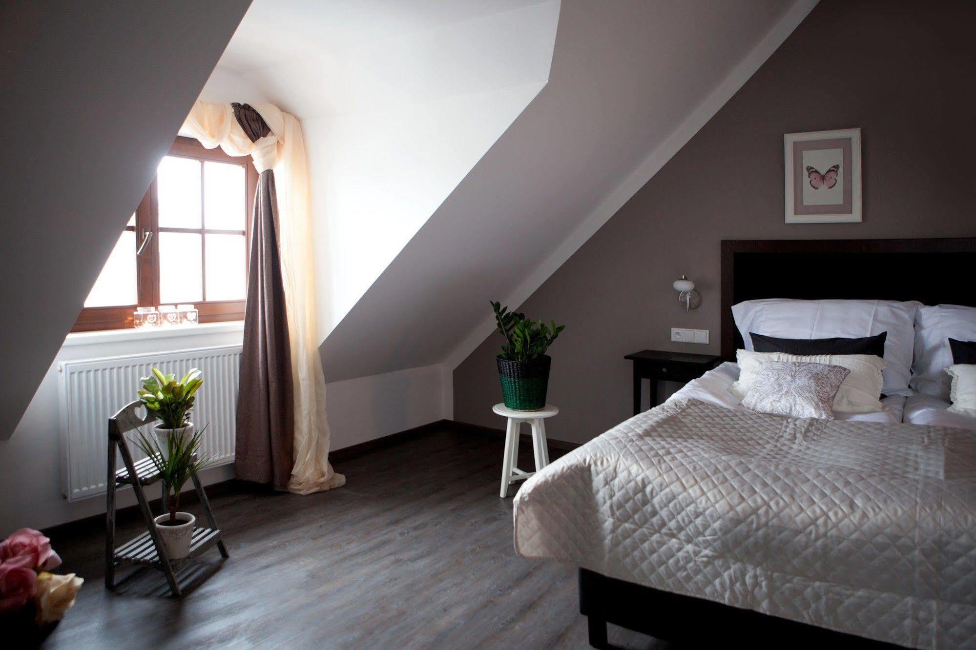 Hotel Koruna Chlumec nad Cidlinou Ngoại thất bức ảnh